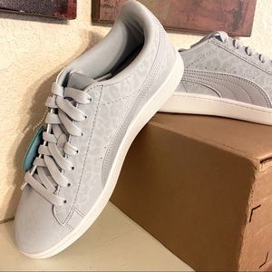 PUMA Vikky v2 Wildcat sneakers, NWT, gray/purple